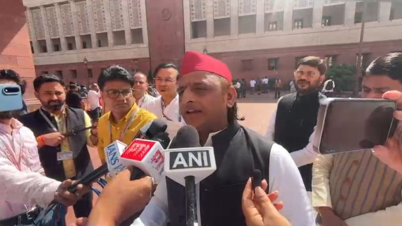 Women Reservation Bill: महिला आरक्षण बिल पर अखिलेश यादव का हमला, कहा- यह खुफिया लोगों की गुप्त योजना का हिस्सा