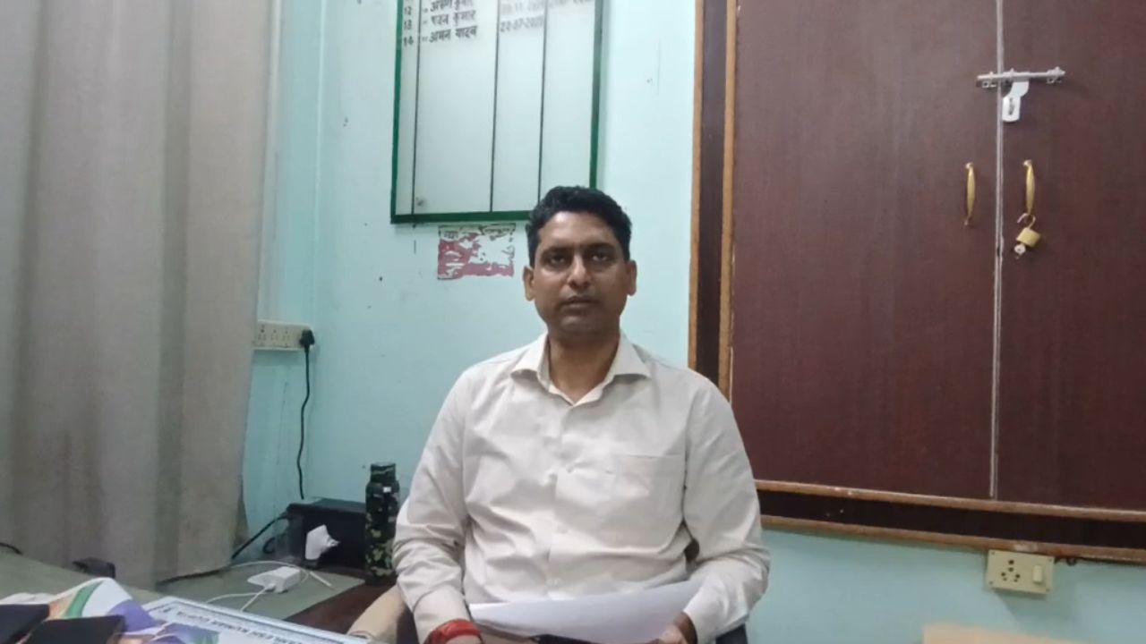 Auraiya: निर्माण स्थल पर बंदर की मौत, गार्ड पर गिरी गाज