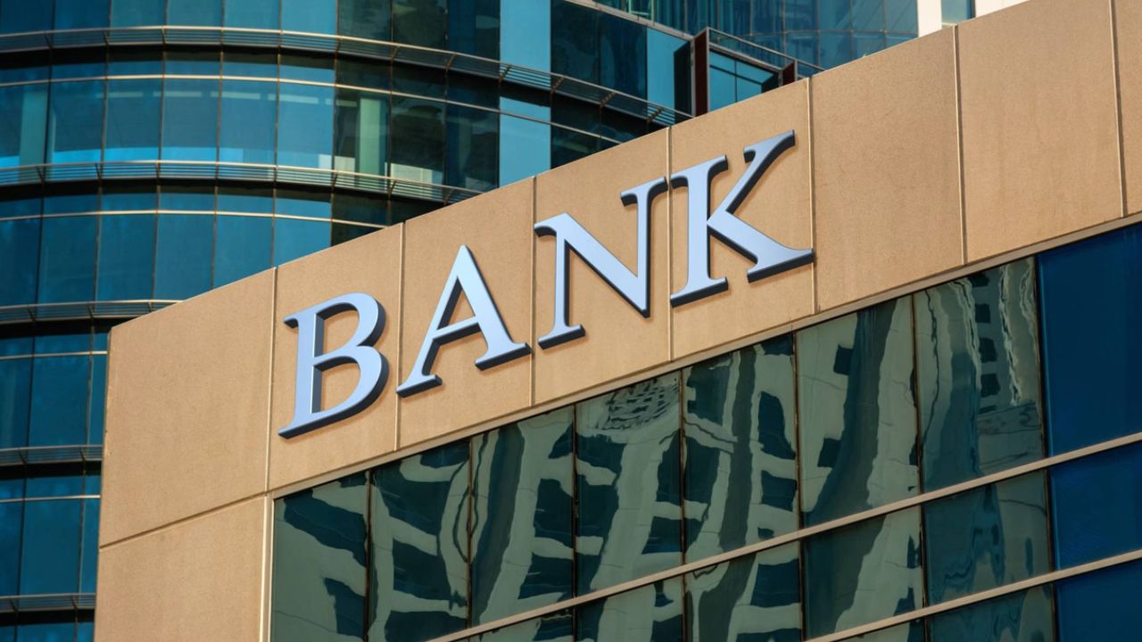 क्या आज पहला शनिवार होने से बैंक खुले हैं, या छुट्टी है, जानें सही अपडेट विस्तार से