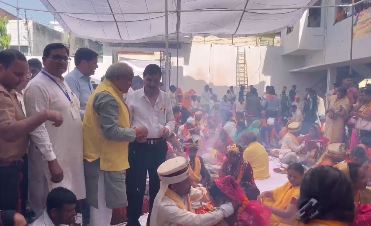 बरेली में 17 कन्याओं का सामूहिक विवाह, शहनाइयों से गूंजा माहौल