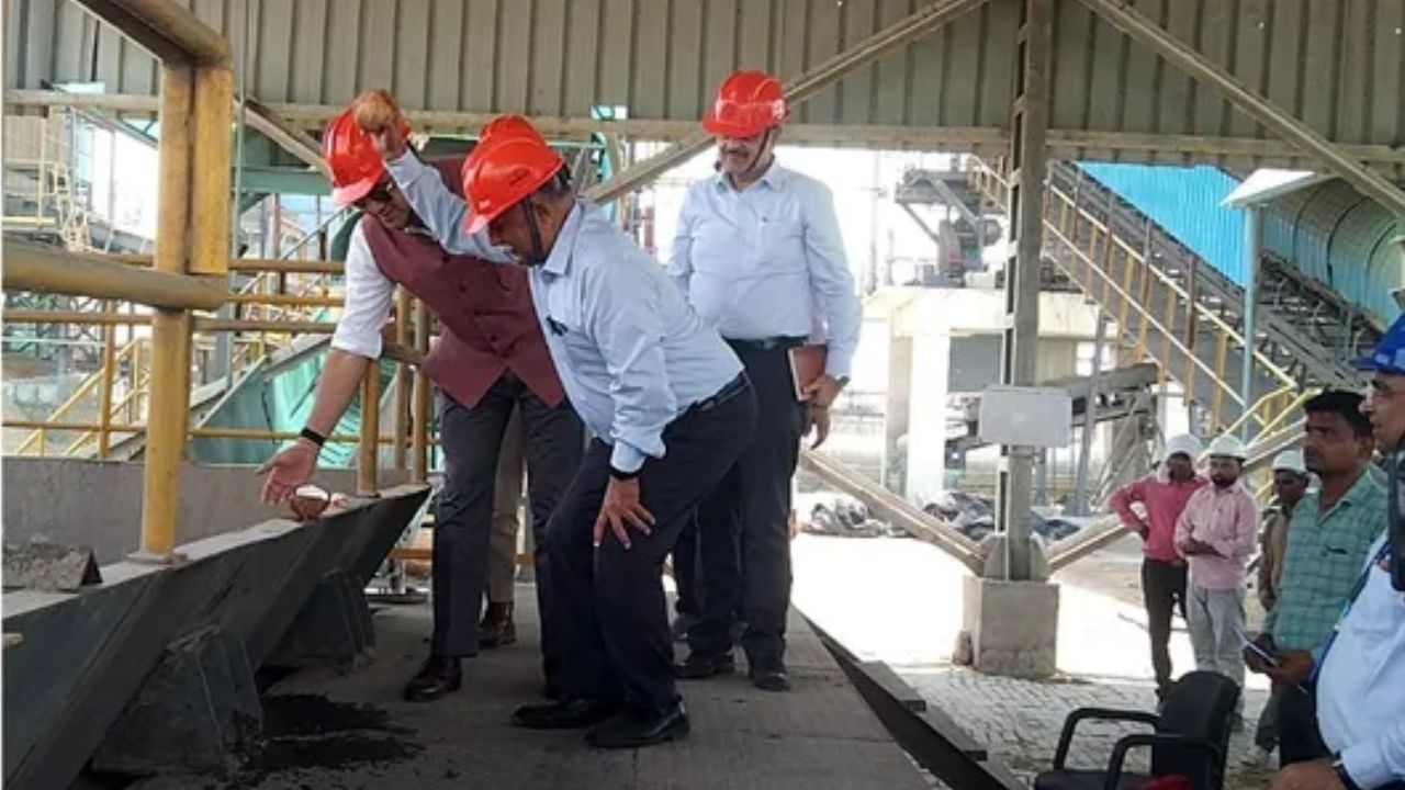 Budaun News:  46 दिन बाद फिर शुरू हुआ HP का CBG प्लांट, सुरक्षा और रोजगार के नियमों में बड़ा बदलाव