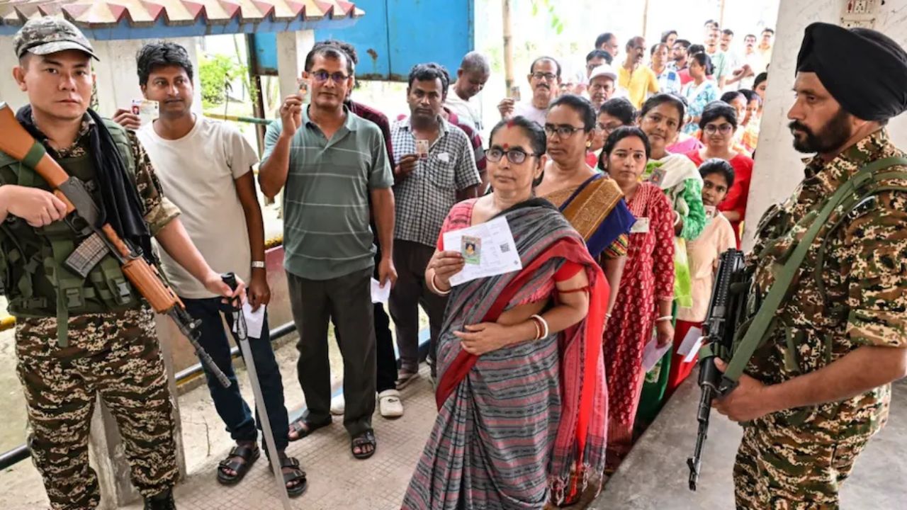 West Bengal Polls: 4 घंटे में 40% Voting, जनता में जबरदस्त उत्साह, क्या टूटेगा का पहले चरण का रिकार्ड?