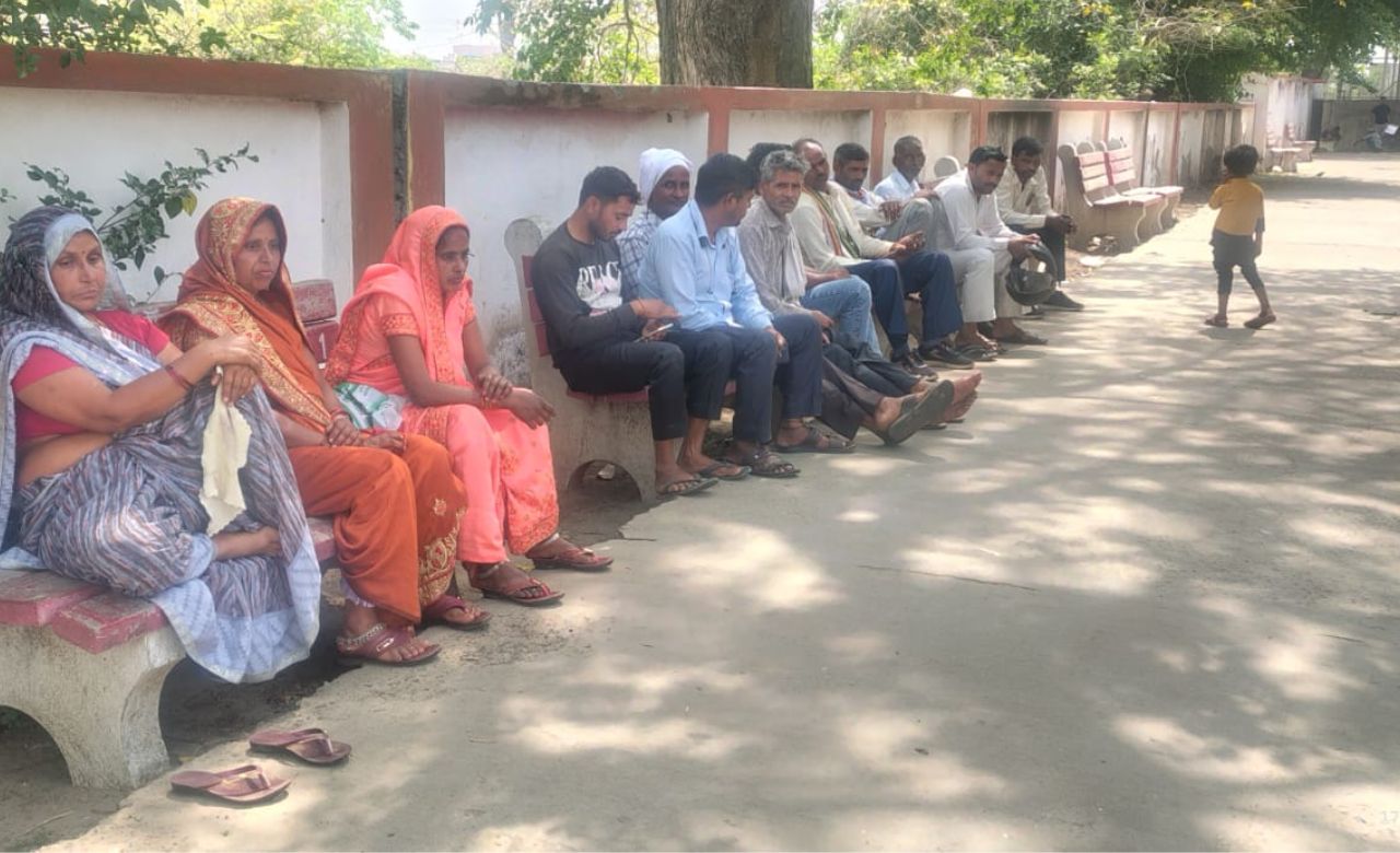 Budaun News: तालाब में शव मिलने से गांव में दहशत, परिजनों ने जताई हत्या की आशंका; पढे़ं पूरी खबर