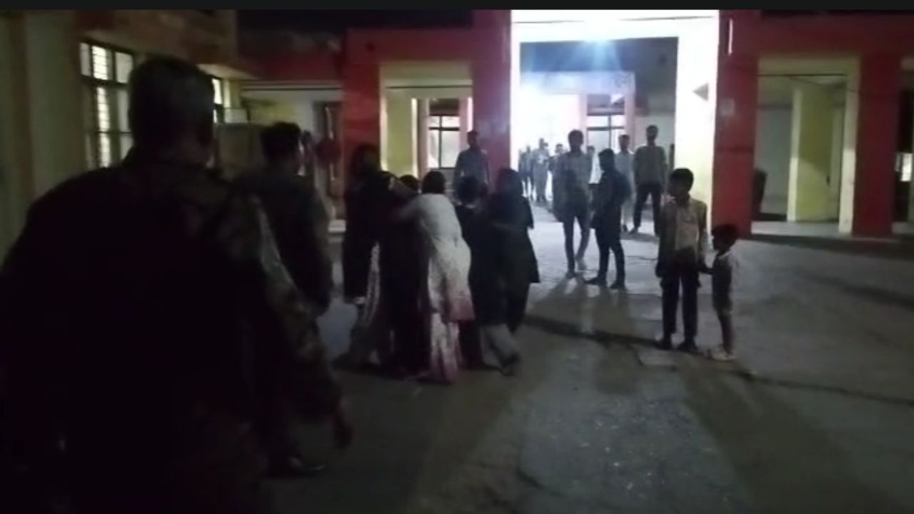 Budaun: आखिर अस्पताल में ऐसा क्या हुआ, बन गया जंग का मैदान