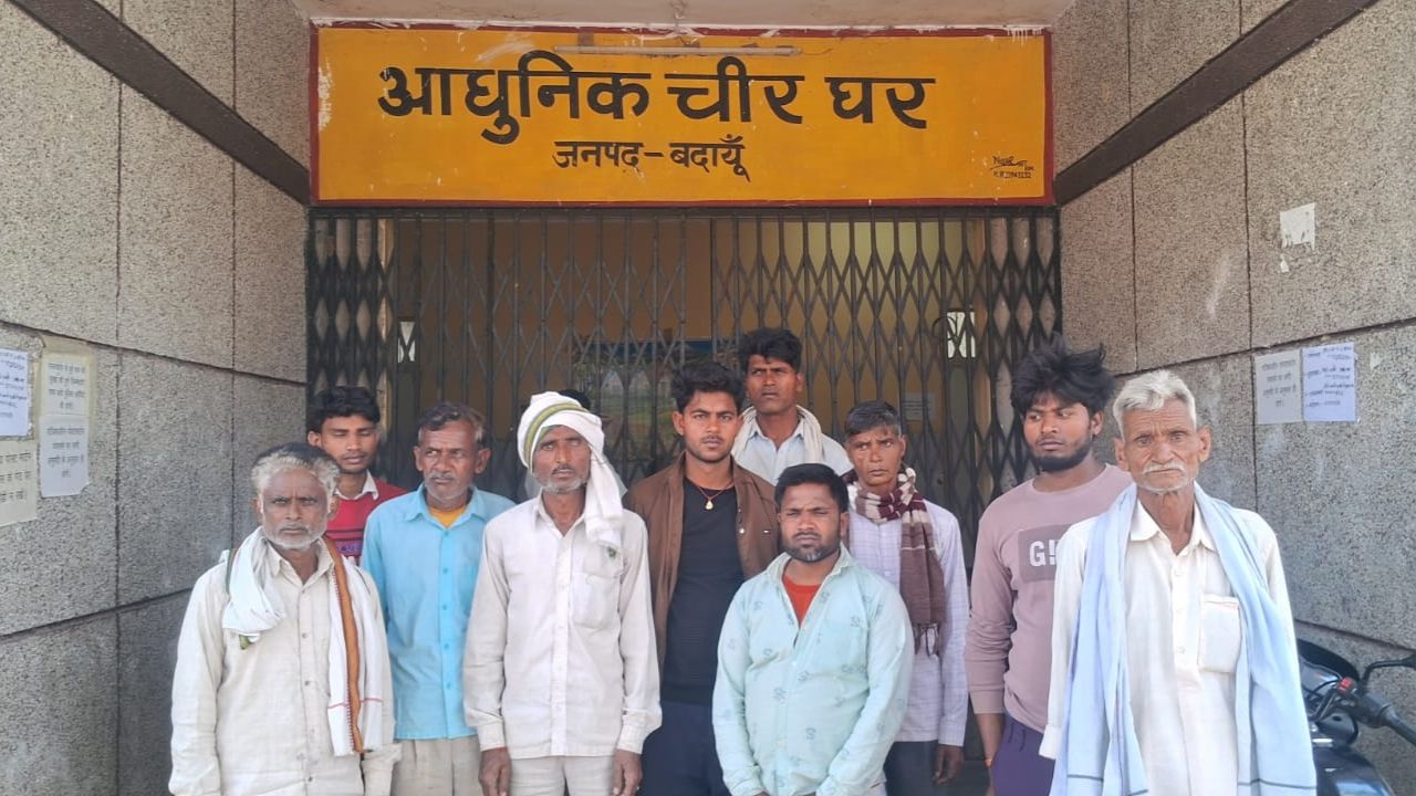 Budaun: अज्ञात वाहन की टक्कर में व्यक्ति की मौके पर मौत