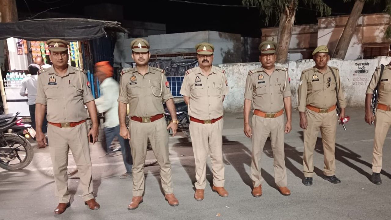 Budaun Police Video Viral: अपहरण हुआ मासूम बरामद, SSP अंकिता शर्मा का बच्चे को दुलारते वीडियो वायरल