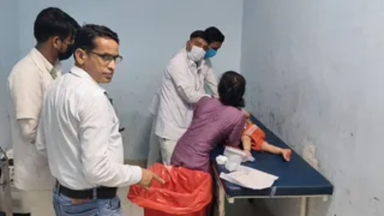 गोपालगंज में बड़ा सड़क हादसा: NH-27 पर बस पलटी, दर्जनों यात्री घायल, अस्पताल में अफरातफरी