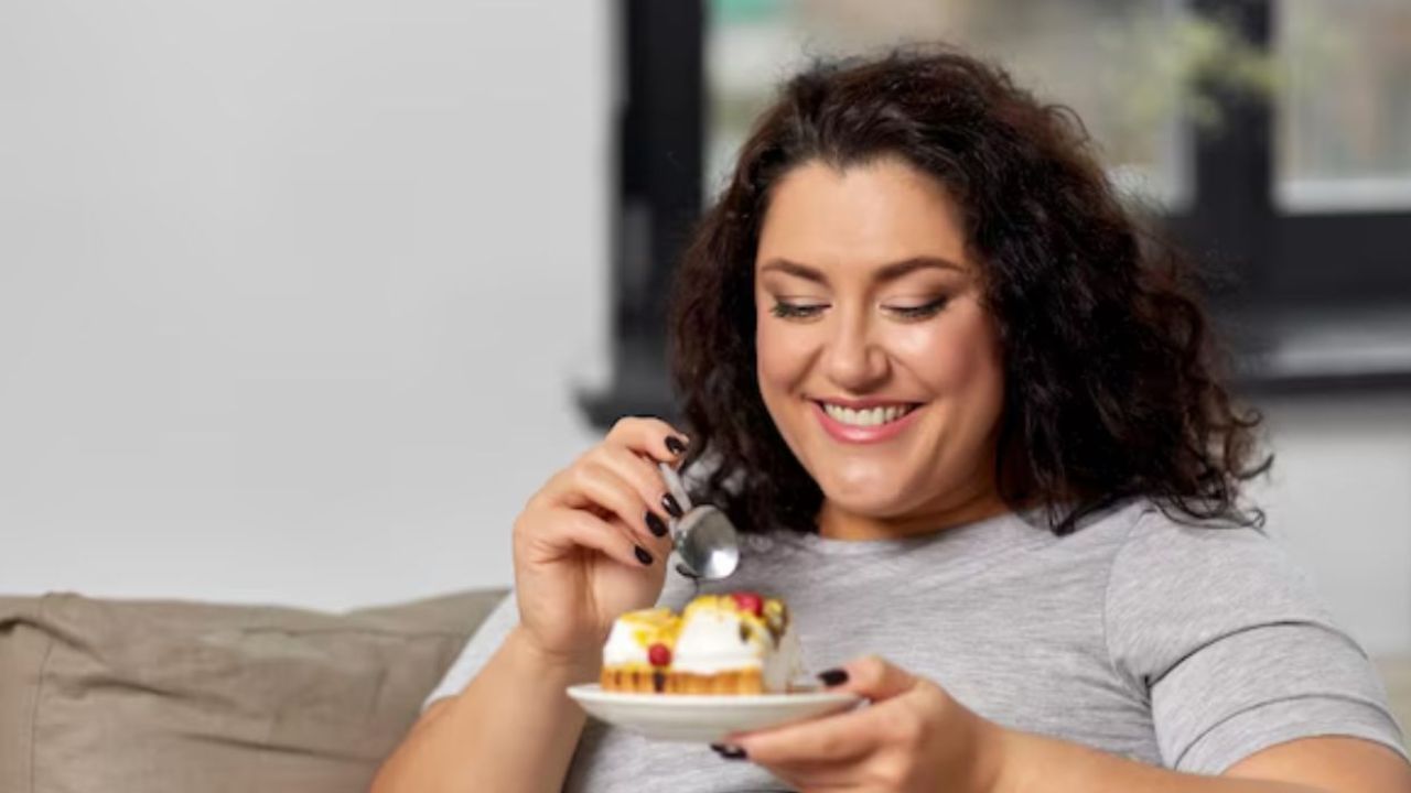 खाना खाने के बाद मीठा खाने की तलब क्यों बढ़ती है? जानिये इसका बड़ा कारण