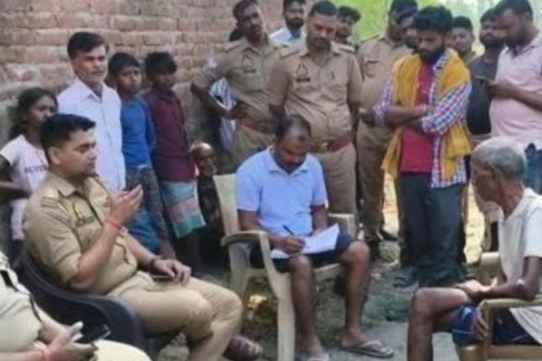 बाराबंकी में बंद रसोई से आई सन्न कर देने वाली सच्चाई! खून से सनी मिली मां की लाश, बेटा रहस्यमयी ढंग से गायब