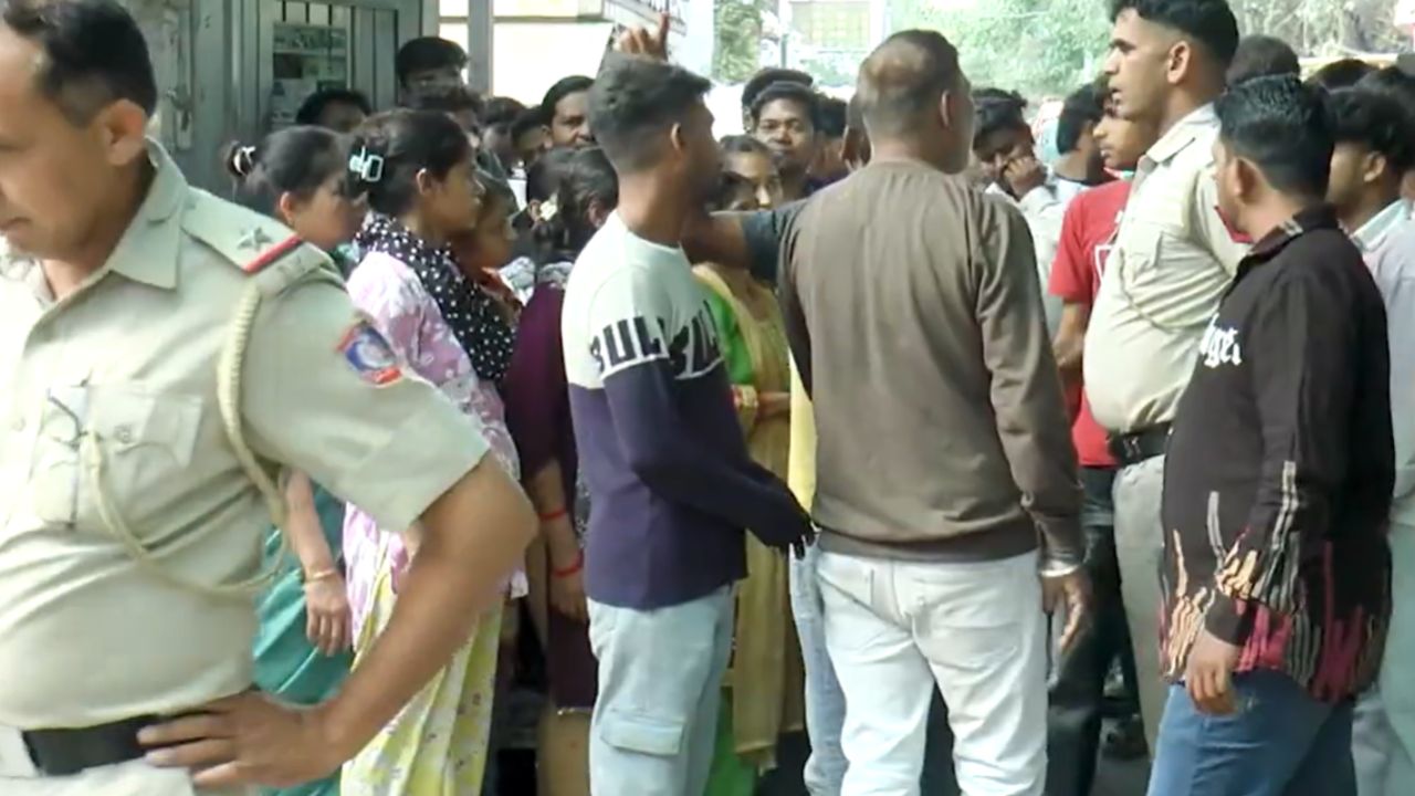 VIDEO: मंगोलपुरी में महिला की निर्मम हत्या, प्रेमी समेत तीन गिरफ्तार