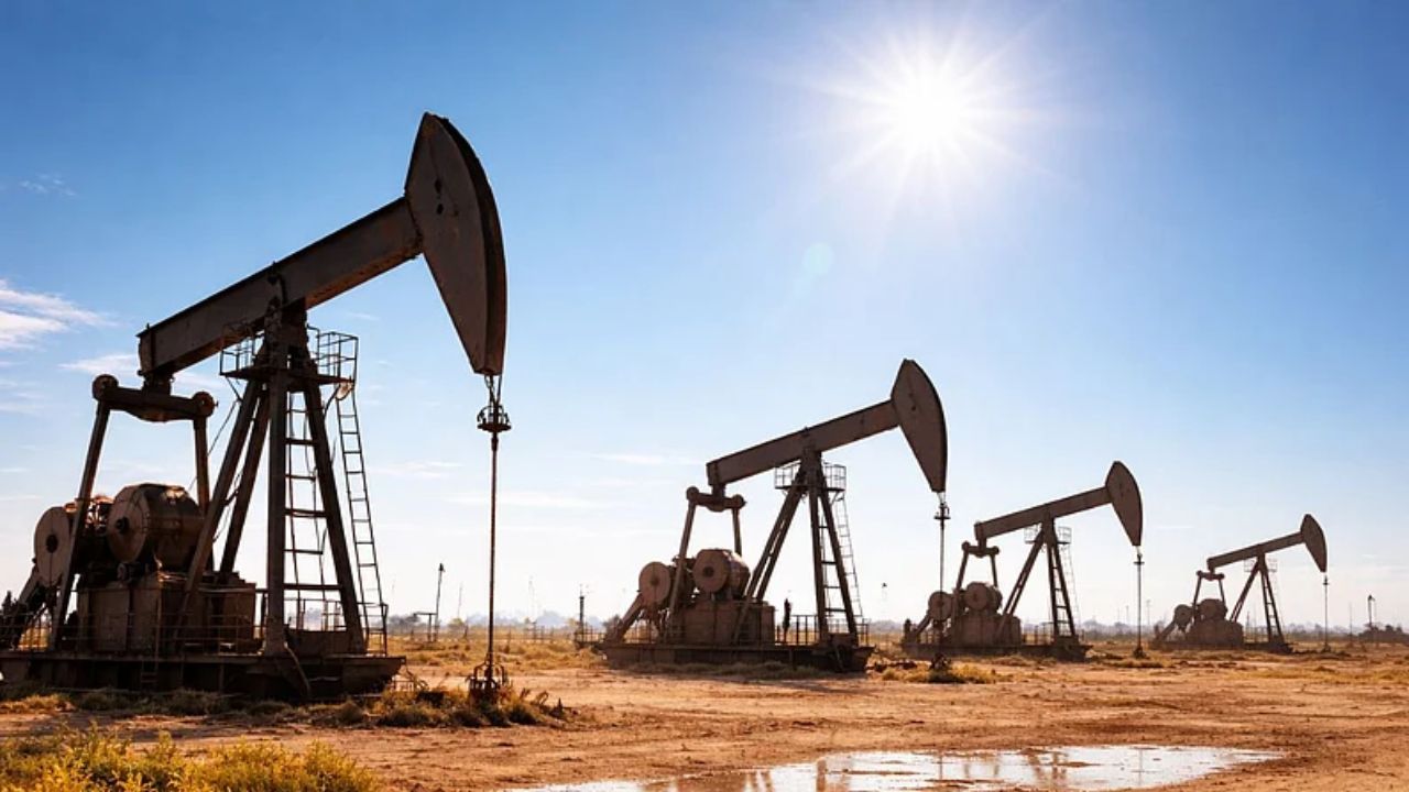 तेल बाजार में अचानक आई ठंडक! क्या मिडिल ईस्ट में शांति की आहट से सस्ता होगा पेट्रोल-डीजल?