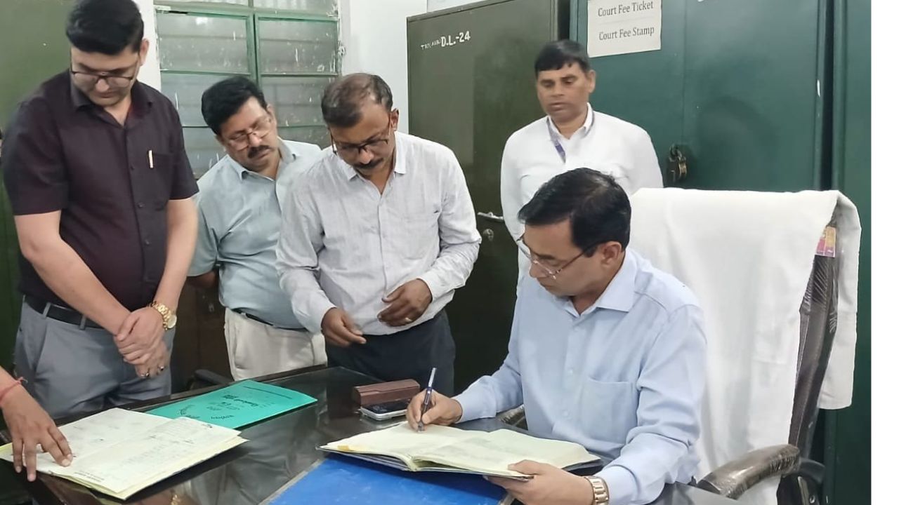 औरैया में नए डीएम बृजेश कुमार का कामकाज को और अधिक पारदर्शी बनाने पर जोर