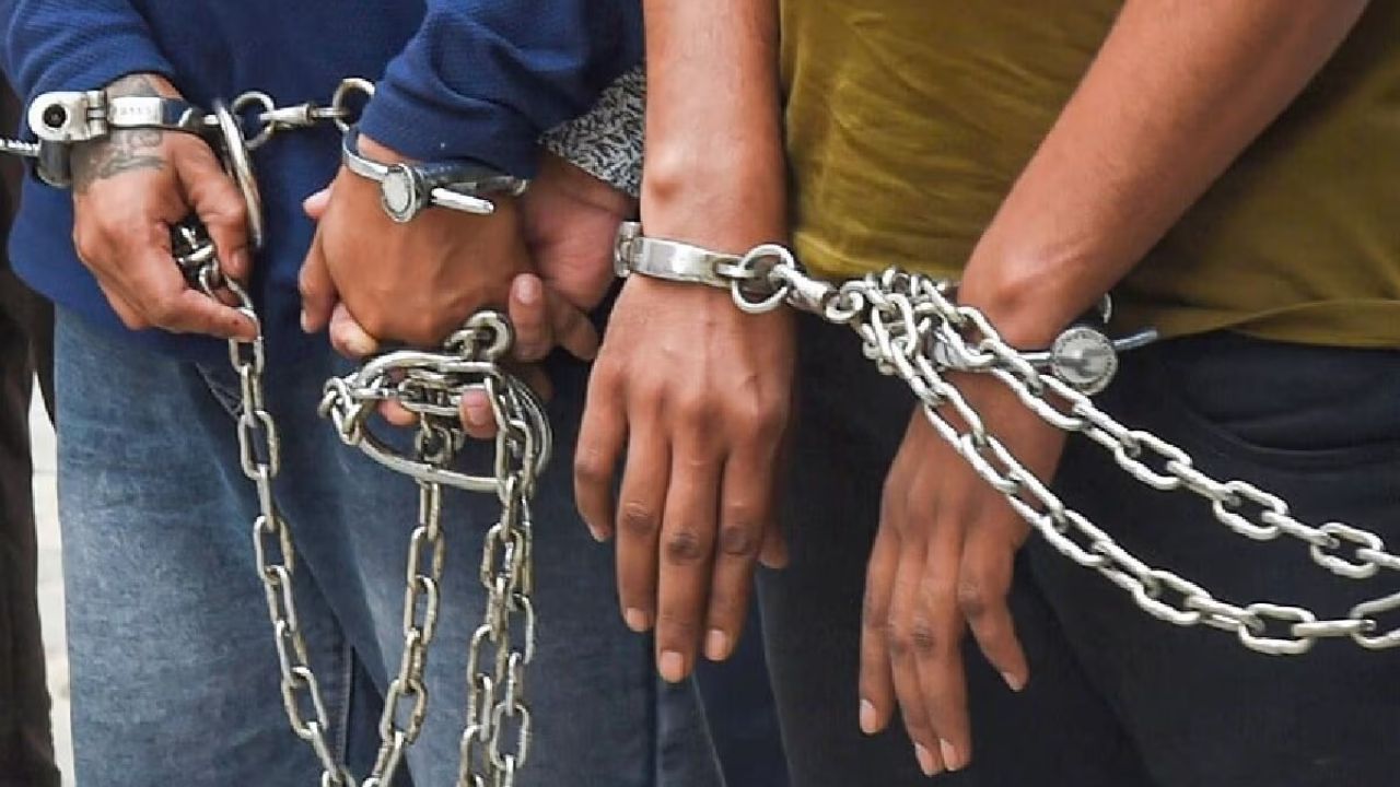 दिल्ली पुलिस भर्ती परीक्षा में नकल गैंग का भंडाफोड़, 16 आरोपी दबोचे गए