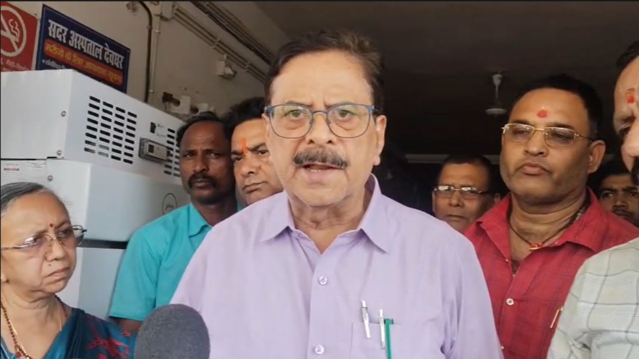विश्व स्वास्थ्य दिवस पर देवघर के जिला अस्पताल में क्यों हो रहा हंगामा, विभाग की सच्चाई आई सामने