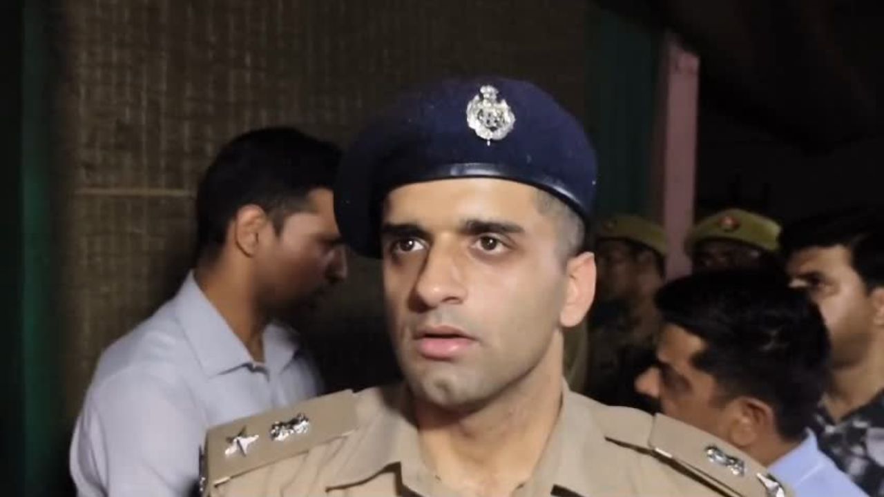 Hamirpur Road Accident: उत्तर प्रदेश के हमीरपुर में खूनी हाईवे एक बार फिर बना 4 लोगों की मौत की वजह, जाने क्या है हादसा