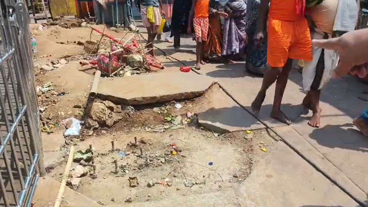 Deoghar: बैद्यनाथ मंदिर परिसर में फुट ओवरब्रिज निर्माण पर भड़का विवाद  