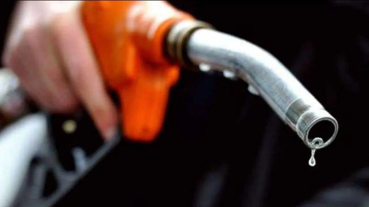 Petrol Diesel Price Today: पेट्रोल-डीजल की कीमतों में सन्नाटा, क्या ये है तूफान से पहले की शांति? जानिए ताजा अपडेट