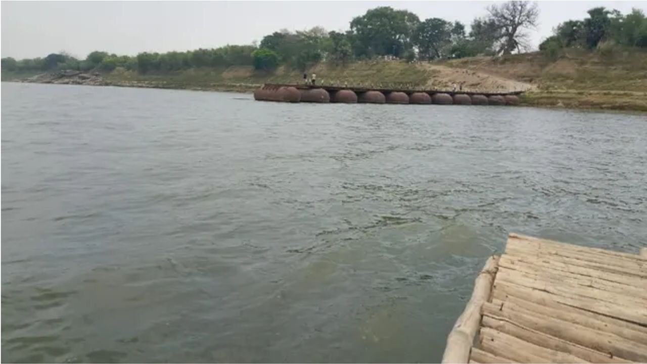 Ghazipur में आंधी का कहर: 40 लाख का पीपापुल बहा, हफ्तेभर ठप रहेगा आवागमन