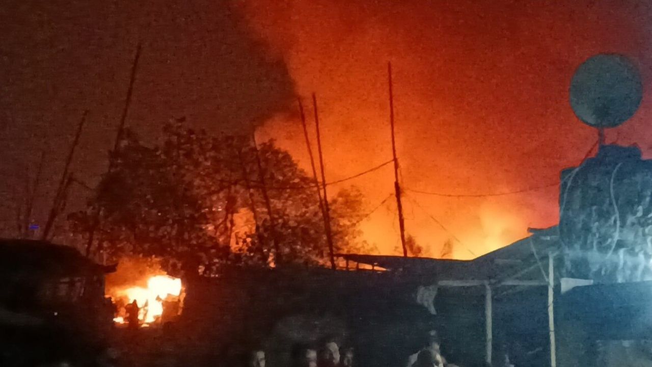 Gurugram Fire: सिकंदरपुर मेट्रो स्टेशन के पास भीषण आग… मिनटों में राख हुईं दर्जनों झुग्गियां