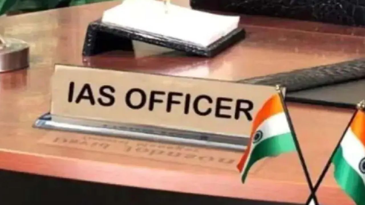 यूपी में अंदरखाने बड़ा प्रशासनिक खेल, दो IAS अफसरों को मिला नया चार्ज