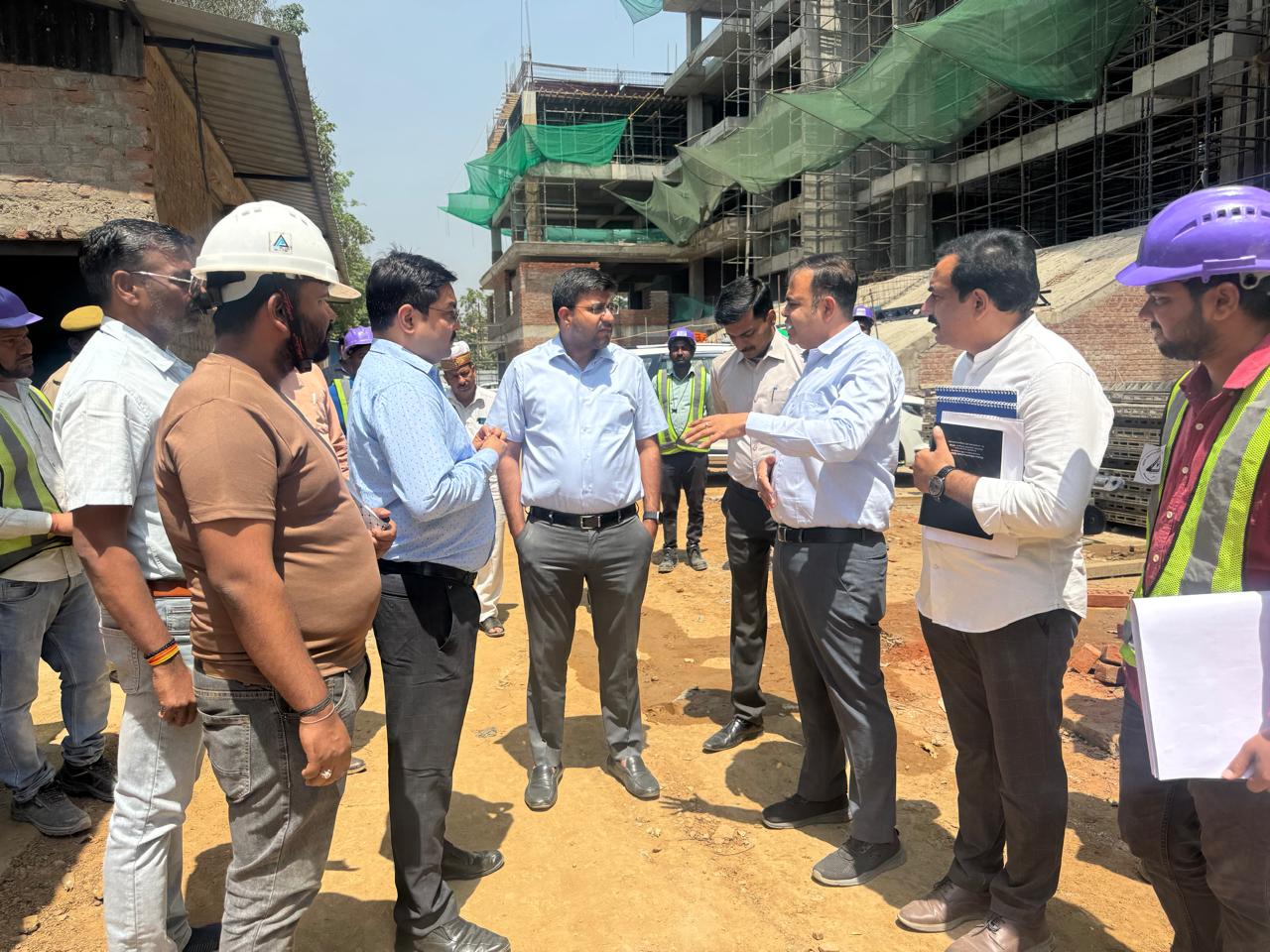 गोरखपुर कलेक्ट्रेट-एमपी पॉलिटेक्निक में डीएम-एसएसपी का सख्त निरीक्षण