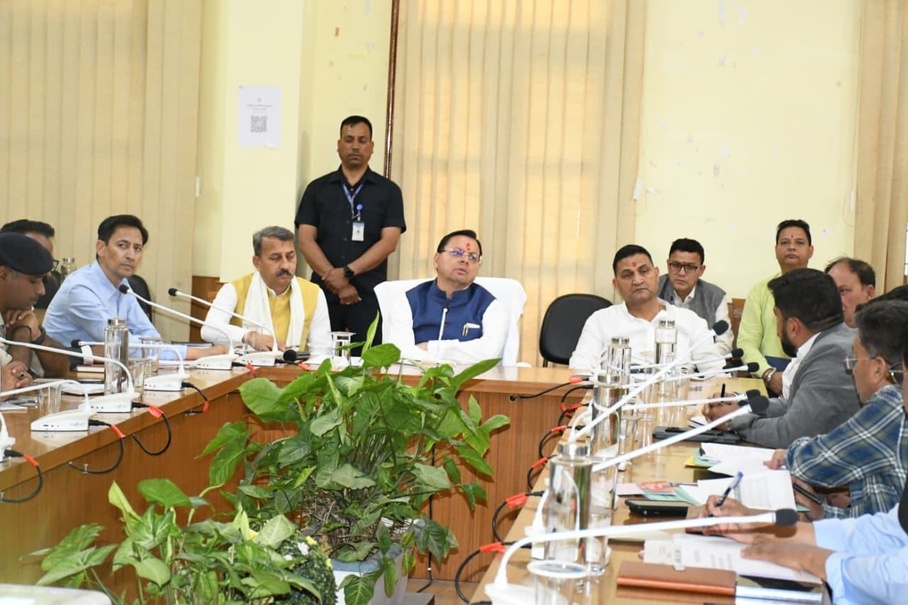 जंगल से शहर तक बढ़ते खतरे पर सख्त सीएम धामी, पर्यटन और कानून व्यवस्था पर कड़े निर्देश