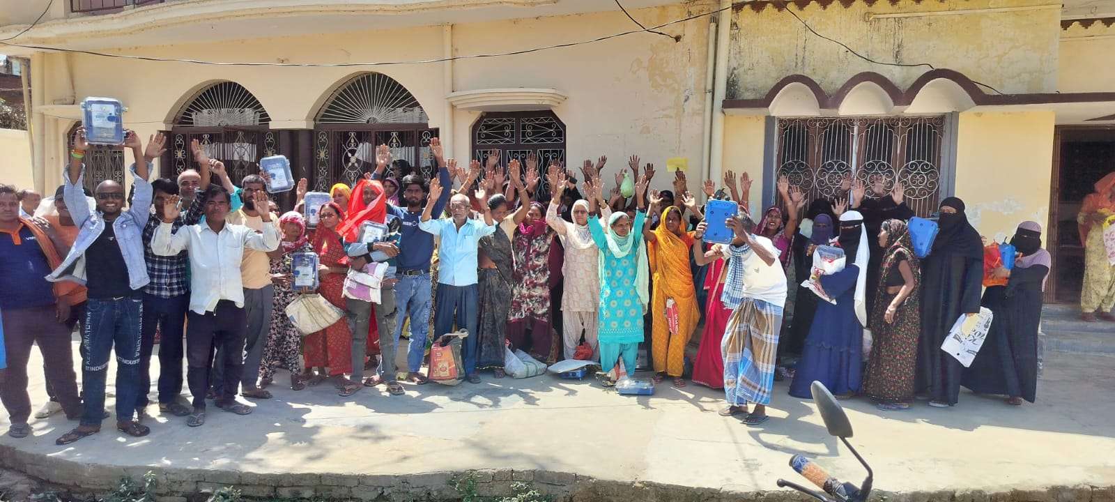 गोरखपुर में बिना सूचना कट रही बिजली, Smart Meter पर बड़ा विवाद