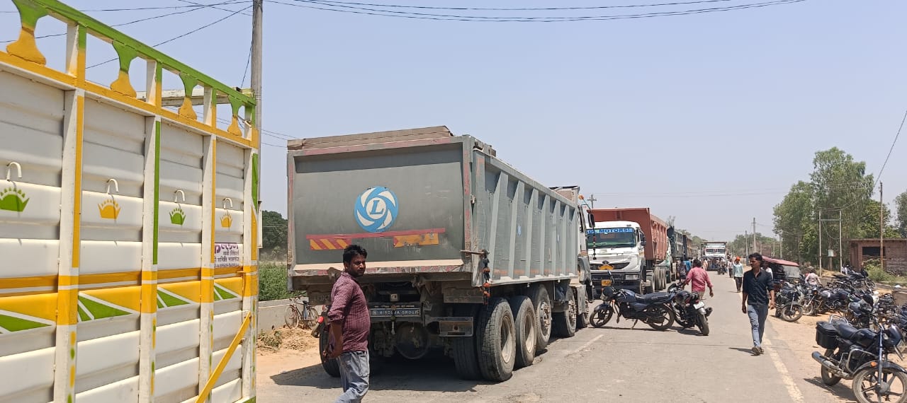 रायबरेली में दर्दनाक हादसा, डंपर की टक्कर से सब्जी कारोबारी की मौत