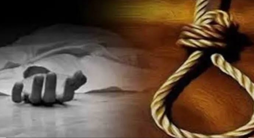 गोरखपुर में 17 वर्षीय किशोर का शव पेड़ से लटका मिला, मचा हड़कंप