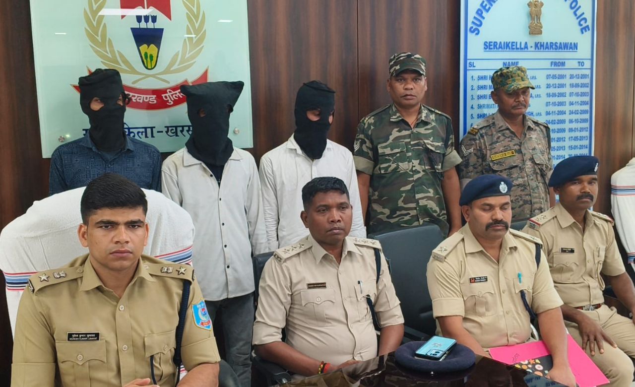 Jharkhand: भाजपा नेता के घर पर फायरिंग करने वाले 3 गिरफ्तार, जानें क्यों दी थी कानून-व्यवस्था को चुनौती?