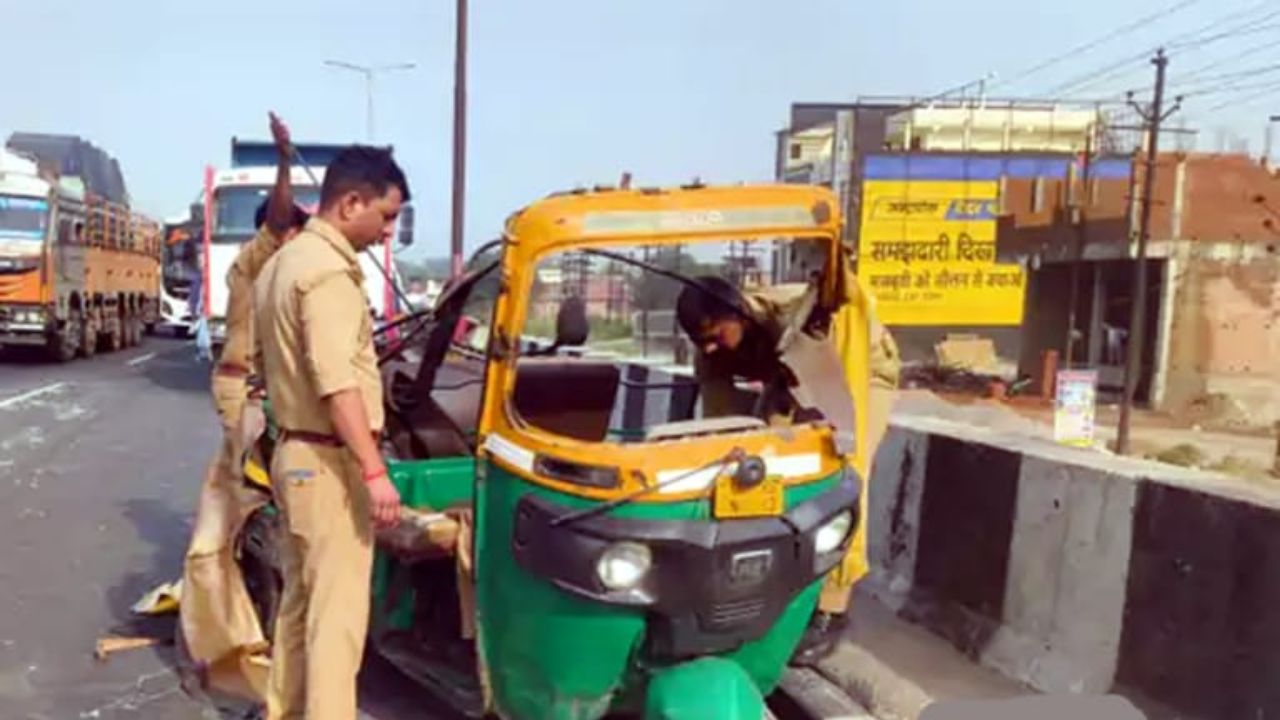 कानपुर में तेज रफ्तार ट्रक का कहर, ऑटो को कुचलने से दो की मौत