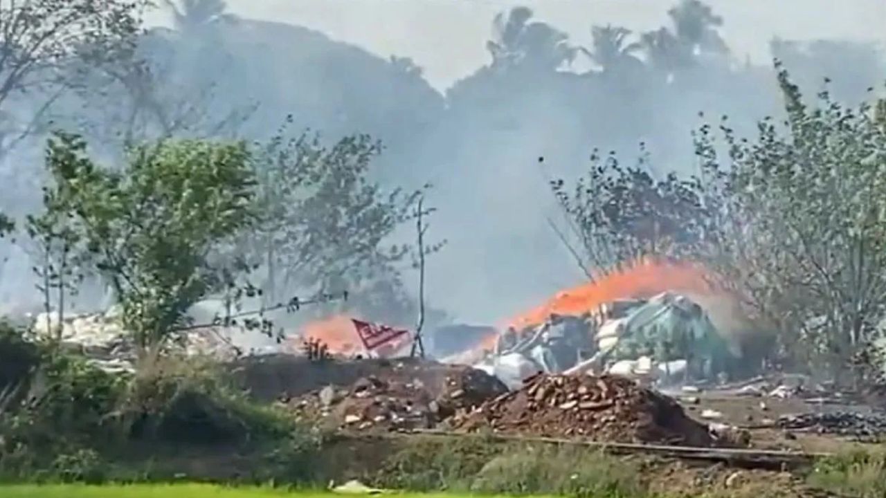 Fire at fireworks storage: केरलम के पटाखा गोदाम में भीषण आग, 8 लोगों की मौत, कई घायल