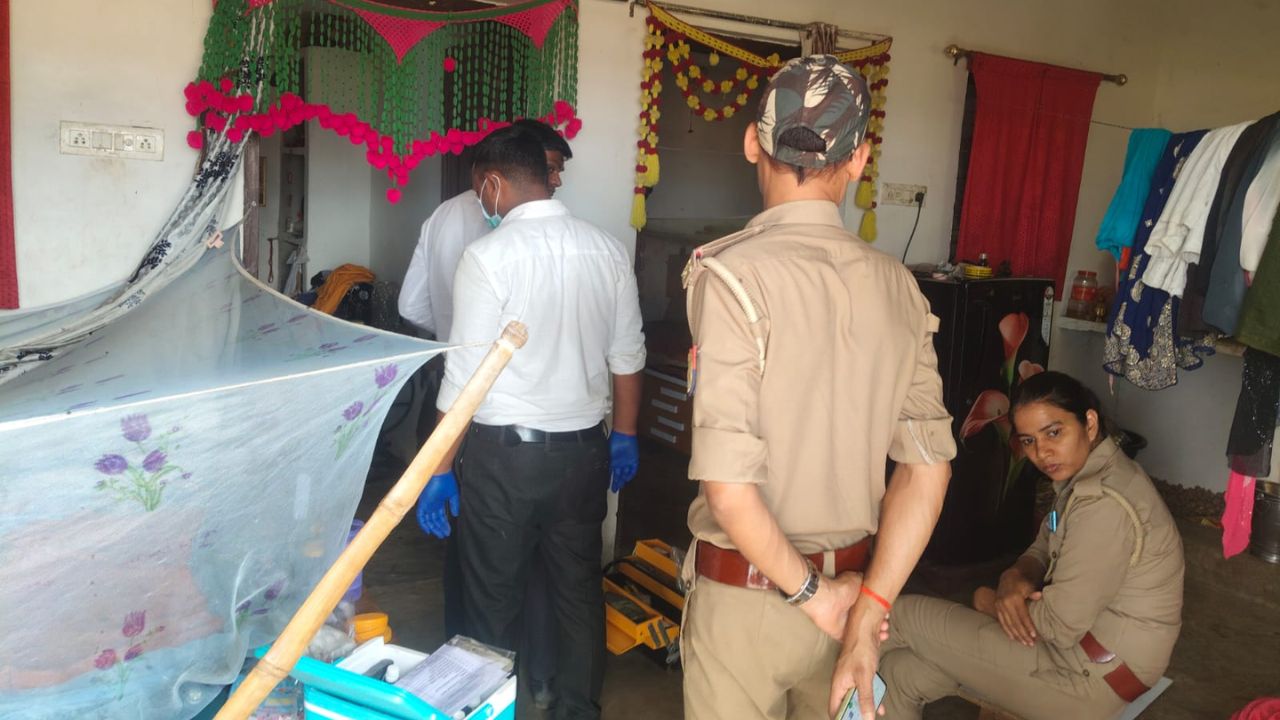 Maharajganj Crime: प्रेम प्रसंग में युवती की पीट-पीटकर हत्या, प्रेमी गंभीर