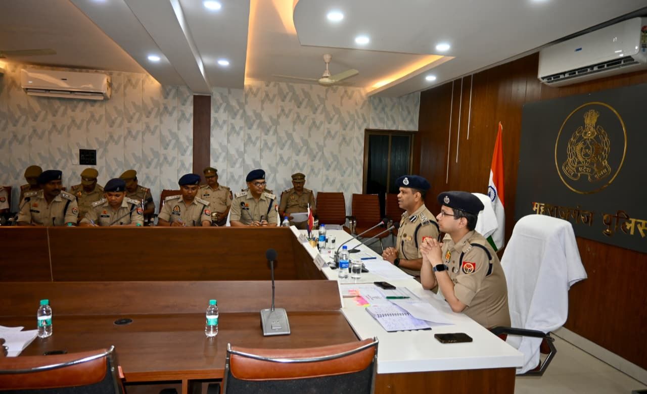 महराजगंज में डीआईजी का सख्त संदेश, महिला सुरक्षा बनी पहली प्राथमिकता; पढ़ें पूरी खबर