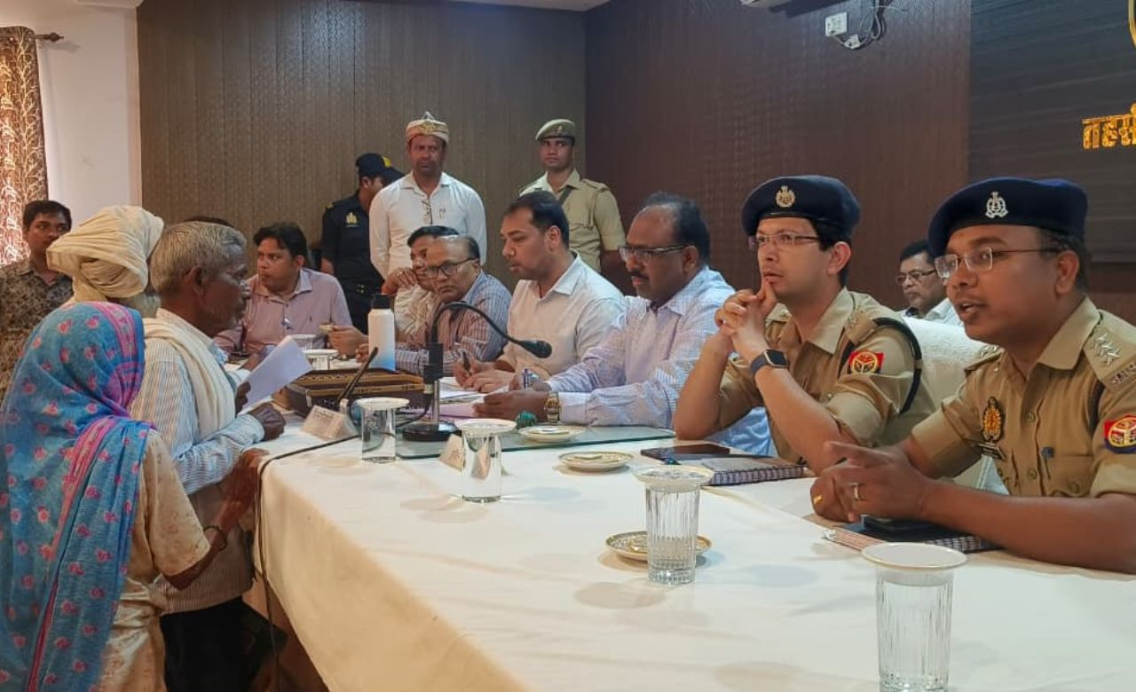 Maharajganj News: जनसुनवाई में सख्त तेवर, एसपी बोले- लापरवाही पर होगी कार्रवाई