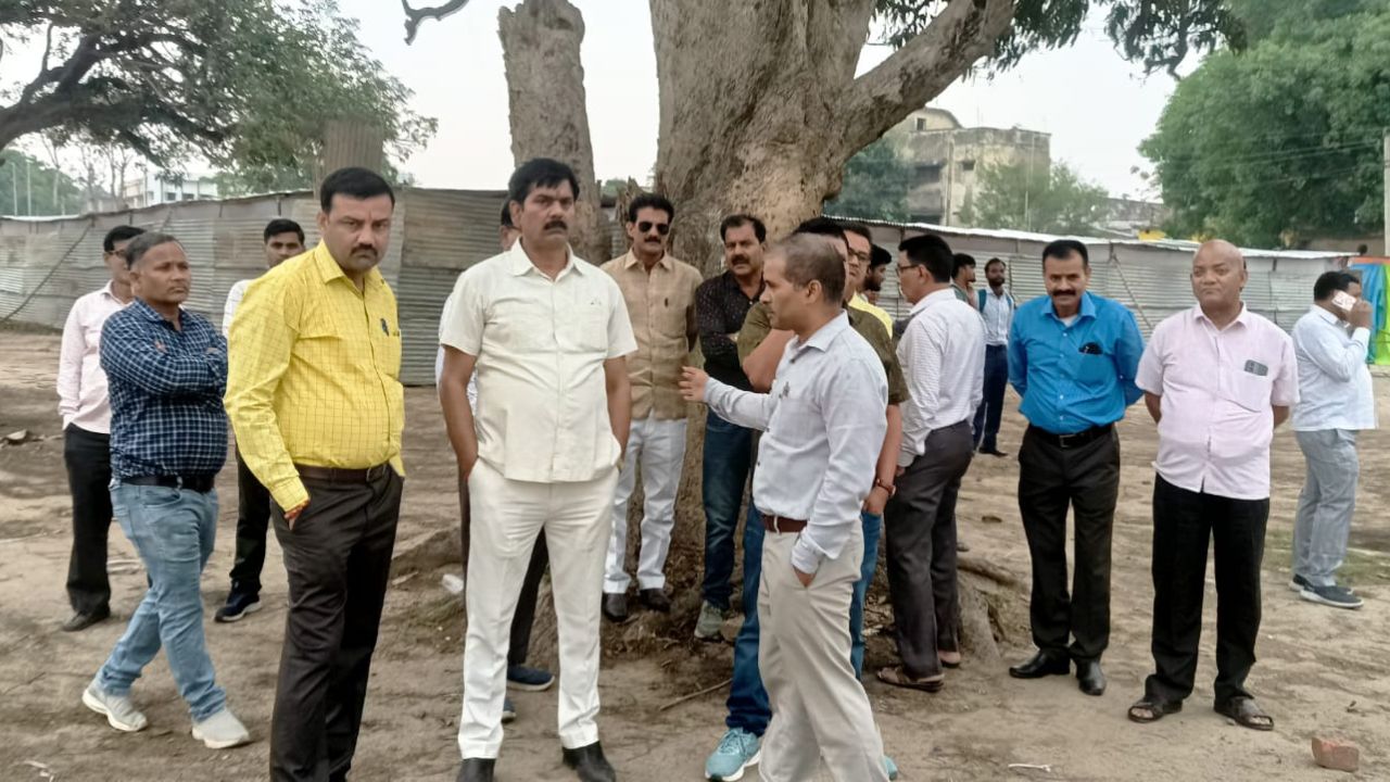 महराजगंज में फंदे से लटका मिला युवक का शव