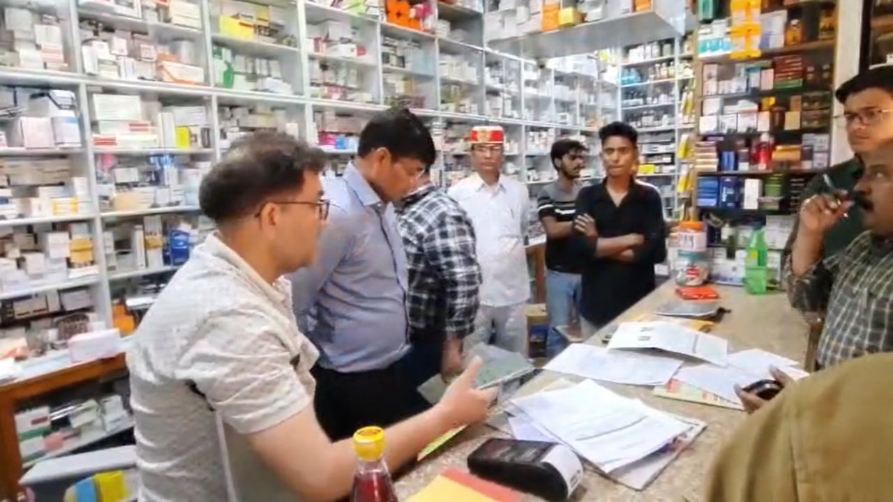Maharajganj: नशीली दवाओं की तस्करी रोकने के लिए छापेमारी
