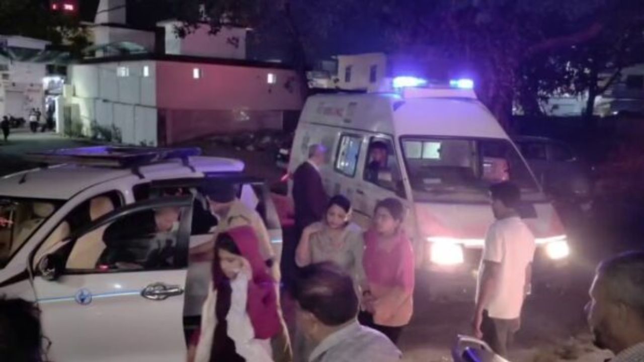 एक के बाद एक पलटे दो टेंपो ट्रैवलर! नैनीताल मार्ग पर ऐसा क्या हुआ कि मच गई चीख-पुकार?