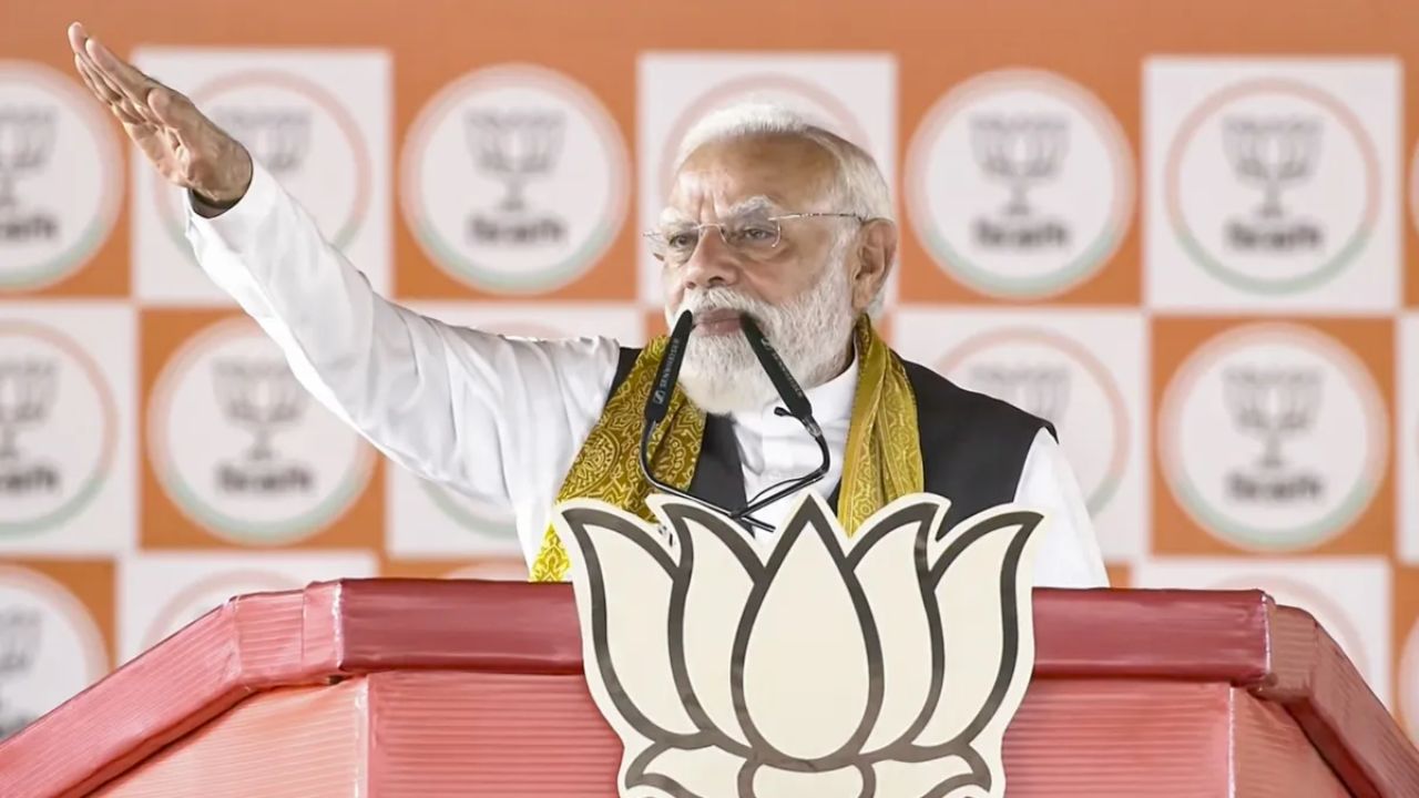 हल्दिया रैली में गरजे मोदी, “भ्रष्टाचारियों को जेल भेजना तय”, पीएम ने TMC पर साधा निशाना