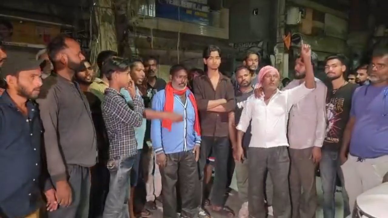 सुल्तानपुरी में युवक की हत्या से उबाल, आरोपी के घर तोड़फोड़, जानिये पुलिस कर रही है क्या?