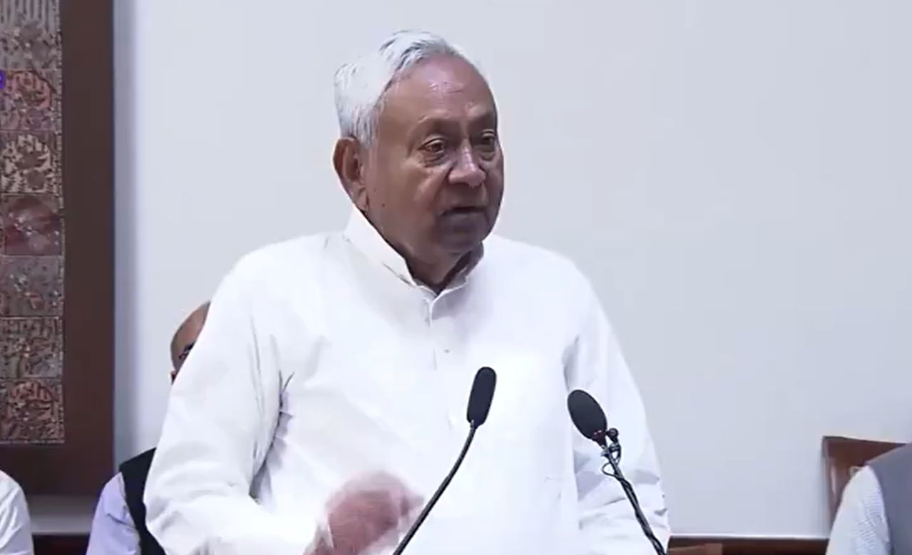 नीतीश कुमार ने रचा इतिहास, सीएम रहते बने राज्यसभा सदस्य