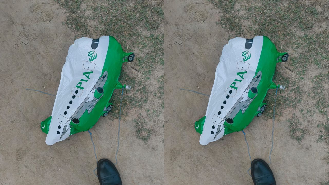 Jammu News: अर्निया सेक्टर में मिला संदिग्ध पाकिस्तानी गुब्बारा, सुरक्षा एजेंसियां सतर्क