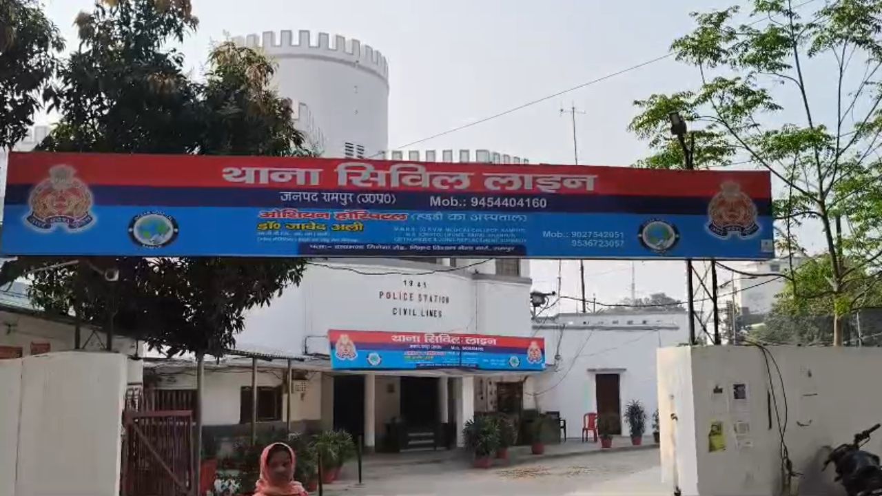 रामपुर में सड़क पर इबादत, वीडियो वायरल के बाद कार्रवाई; पढे़ं पूरी खबर