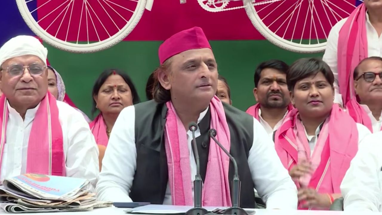 लखनऊ में गरजे अखिलेश यादव:  बीजेपी को घेरा, एक्सप्रेसवे से लेकर महंगाई तक हर मुद्दे पर उठाए सवाल