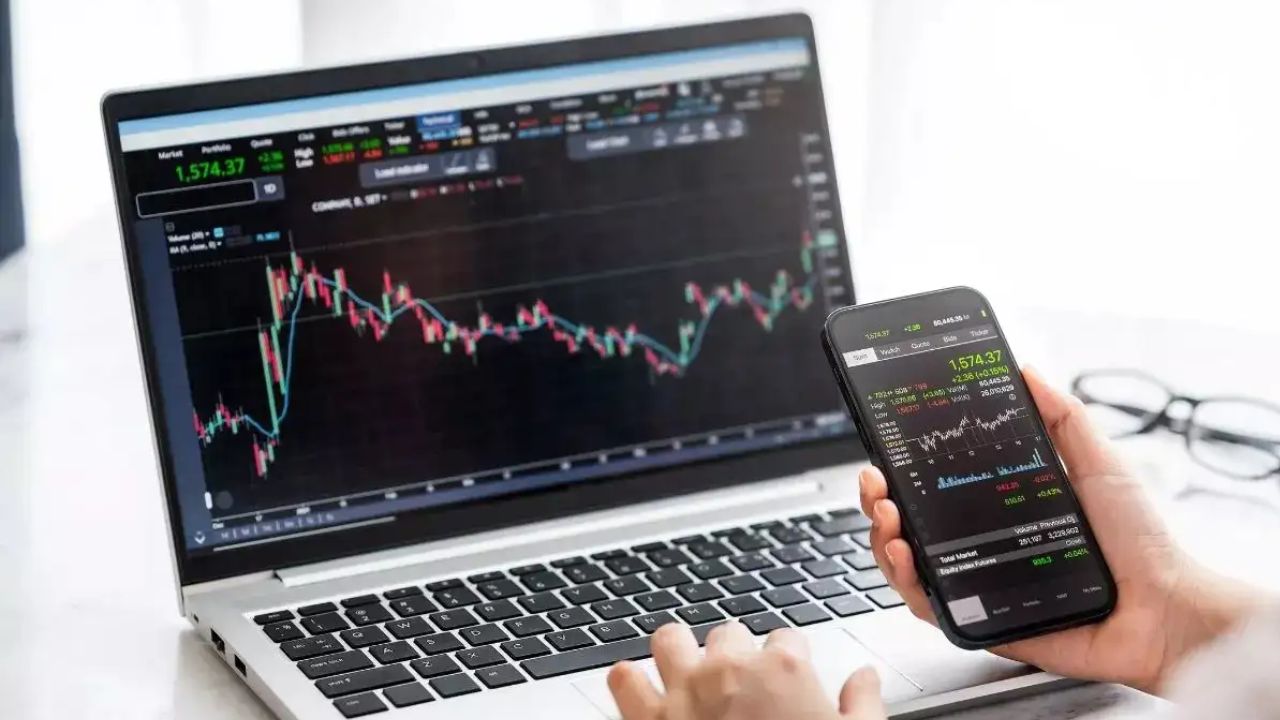 Stock Market: सेंसेक्स और निफ्टी में प्री-ओपनिंग सेशन में हल्की बढ़त, निवेशकों की उम्मीदें बढ़ीं, जानिये अपडेट