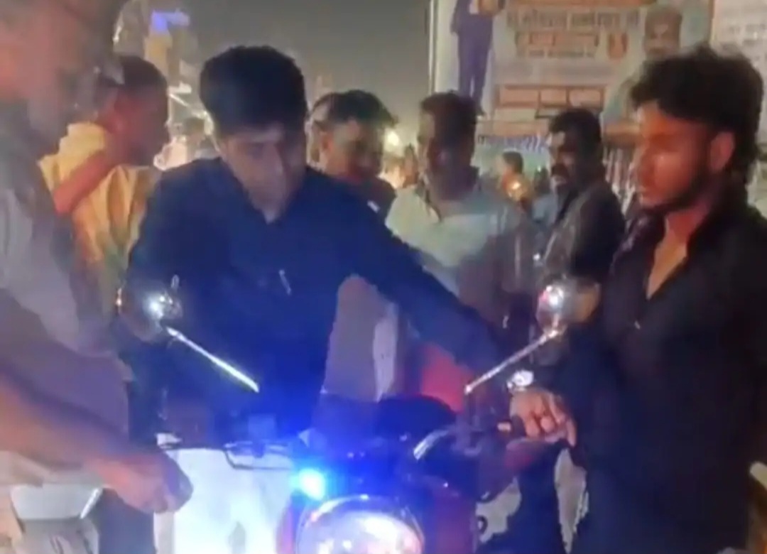 बलरामपुर में शोर पर प्रशासन का फुल स्टॉप! बुलेट राजाओं के शौक पर 10 हजार की लगाम