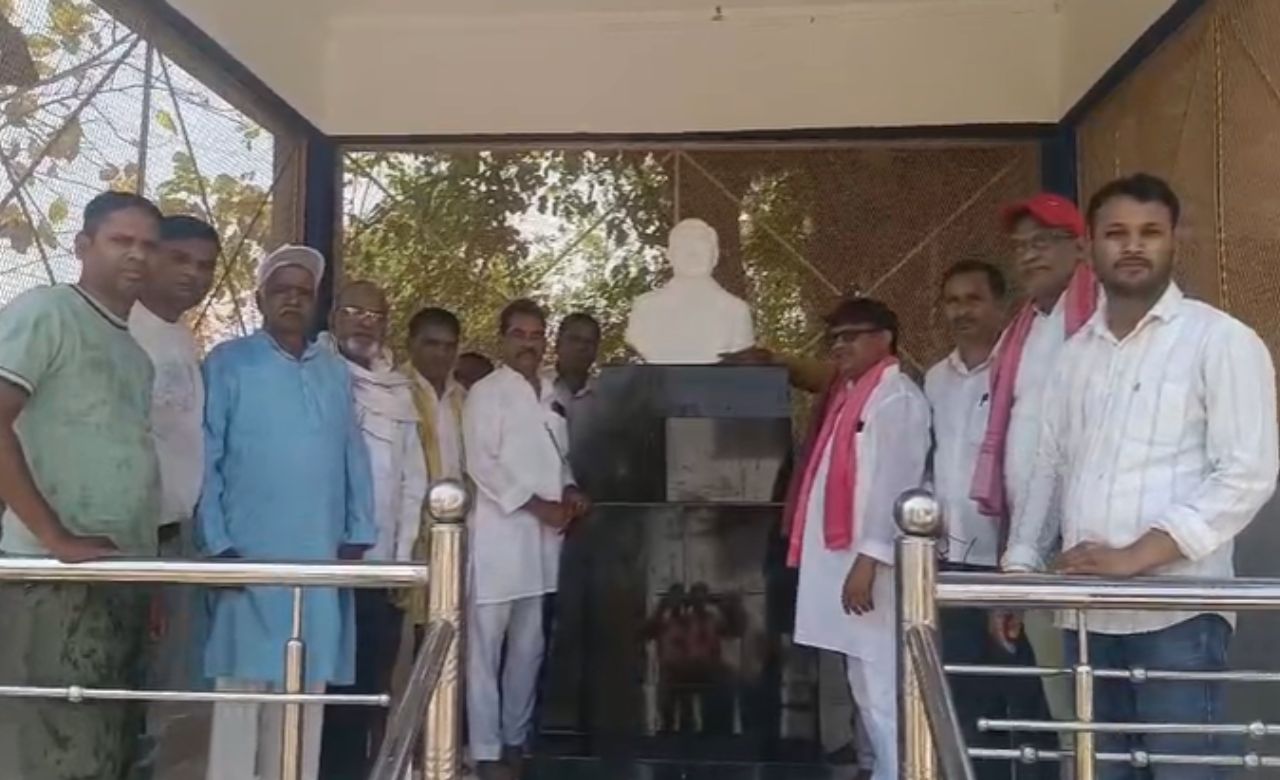 अंबेडकर जयंती पर सियासी संग्राम, सपा ने स्वच्छता अभियान के साथ भाजपा पर साधा निशाना