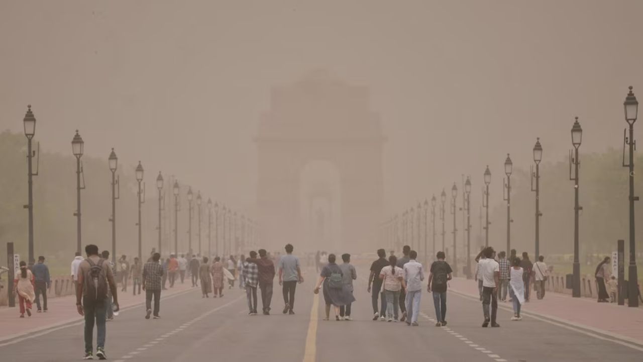 Today Weather News:  तापमान 45 डिग्री सेल्सियस के पास, करवट ले सकता मौसम आंधी-बारिश का अलर्ट