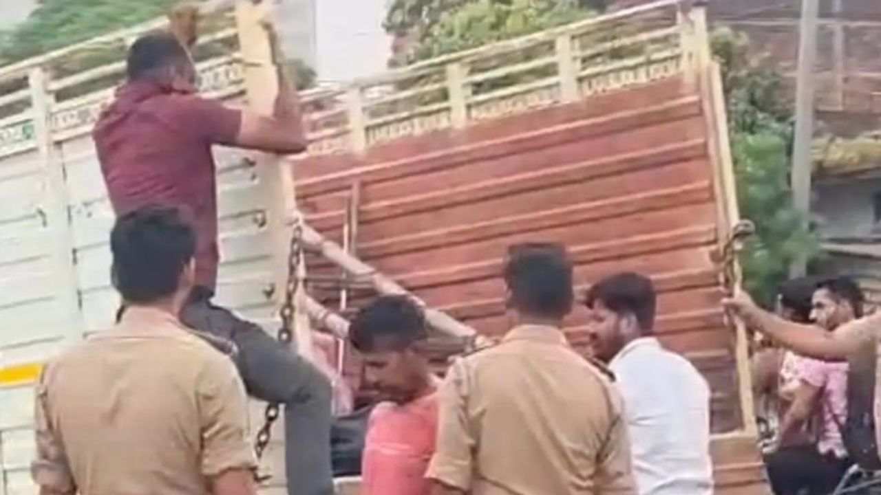 Maharajganj Road Accident: भिटौली में भीषण सड़क दुर्घटना, तेज रफ्तार ट्रक ने युवक को रौंदा