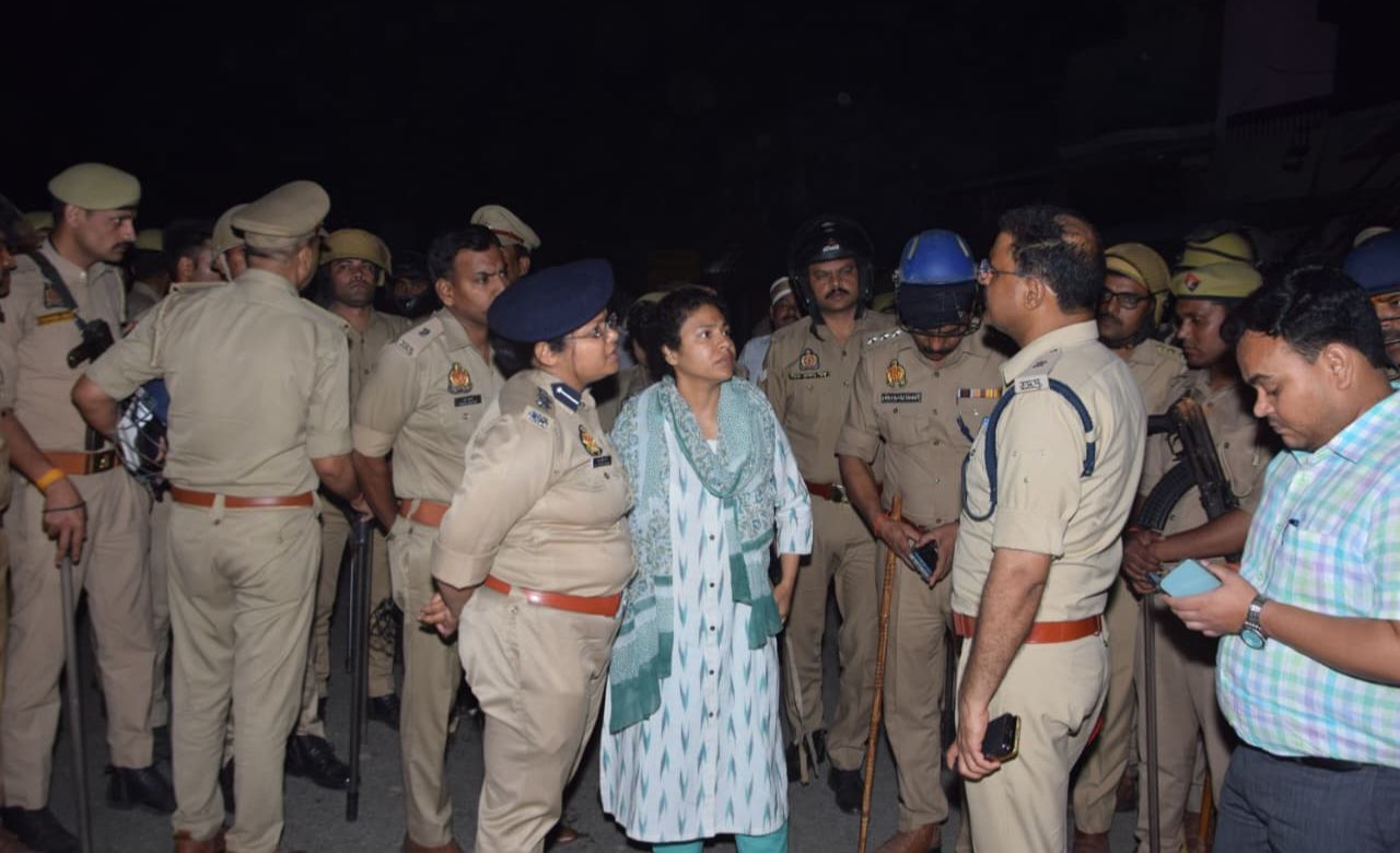 Lakhimpur Kheri: अंबेडकर जयंती पर मूर्ति स्थापना को लेकर दो पक्षों में विवाद, पुलिस ने संभाला मोर्चा